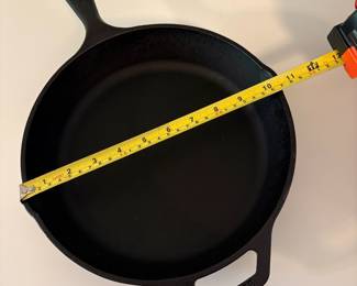 R61 - $15. Lodge Cast Iron Pan.