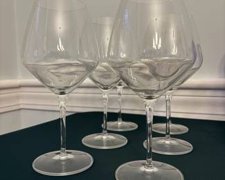 R56 - $20. Luigi Bormioli Set of 6 Wine Glasses.