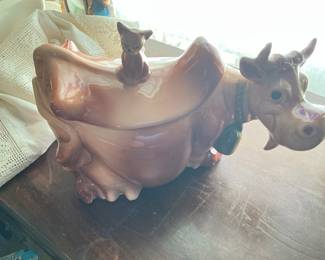 Brush USA Cow and Kitten Cookie Jar