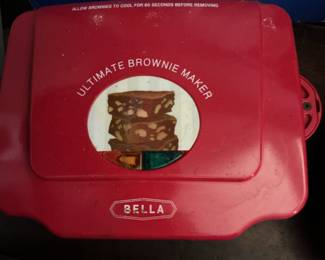 Toastmaster Easy Clean Waffle Baker & Bella Ultimate Brownie Maker