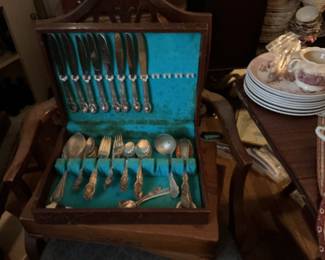 Wm. Rogers Mfg. Co. "Exquisite" Silverplate Flatware Set