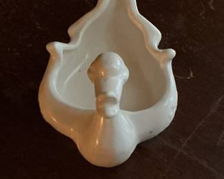 Hull Pottery White Swan Planter Set