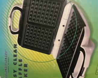 Toastmaster Easy Clean Waffle Baker & Bella Ultimate Brownie Maker