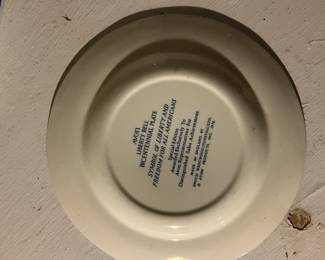 Avon Liberty Bell Bicentennial Plate