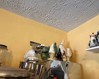 Vintage Ceramic Chicken Figurines