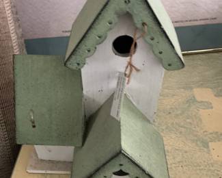 Winnie the Pooh "Classic" Birdhouse