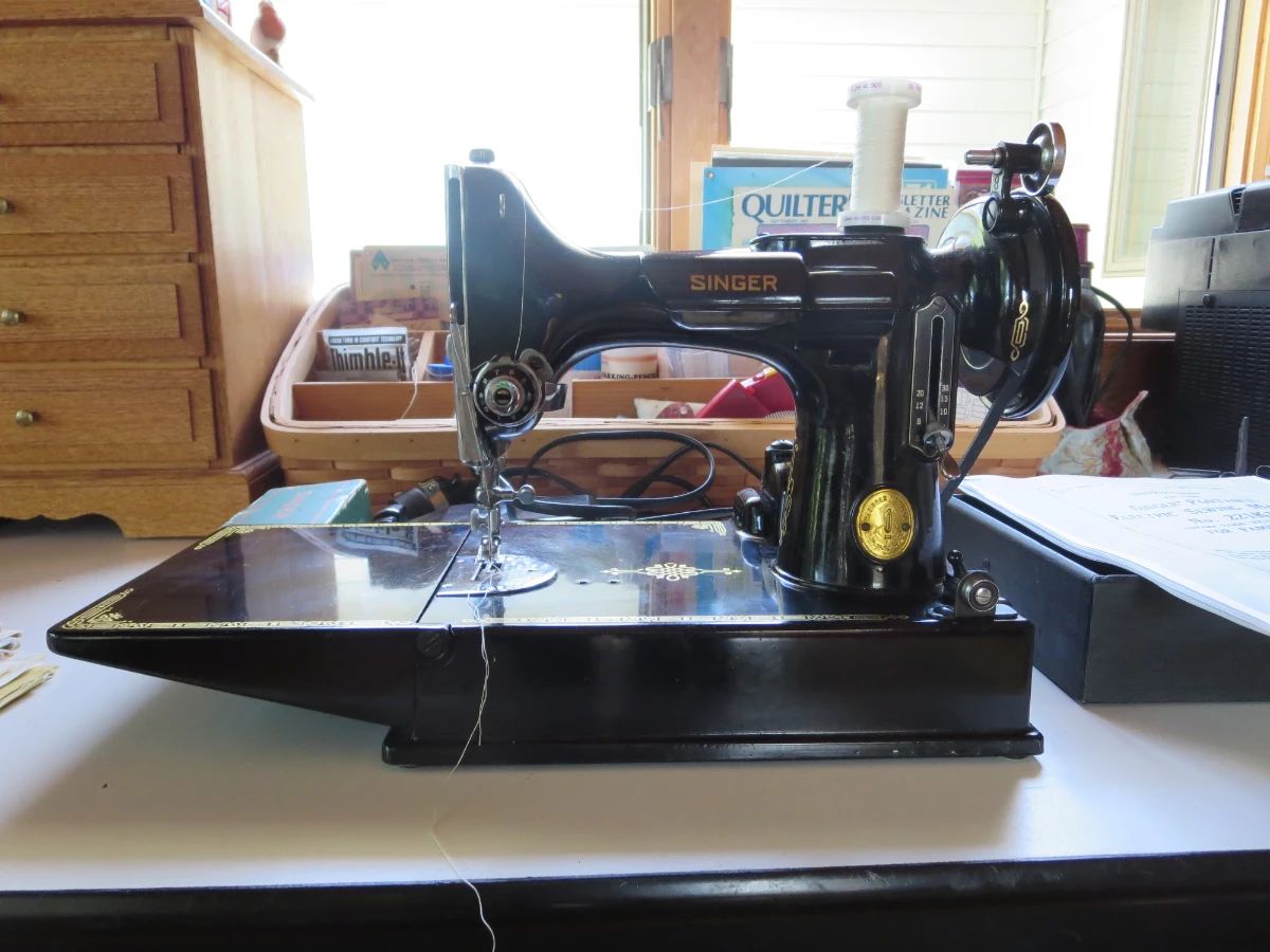 Feather Weight Singer Sewing Machine