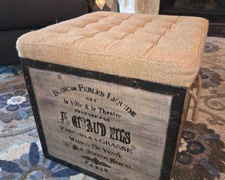Storage ottoman