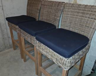 Outdoor bar stools