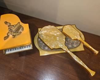Vintage Art Deco vanity set