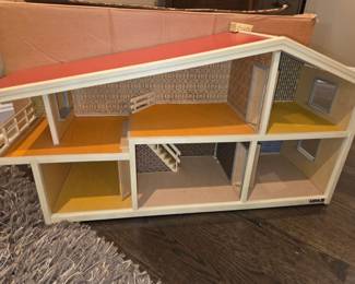 Vintage (Lisa) 1970's dollhouse w/furniture
