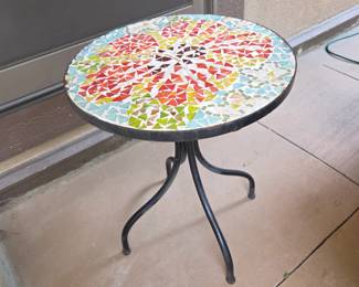 Outdoor small tables