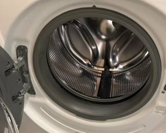 #086 pair of front load washer dryer on pedistal Frigidaire $800.00