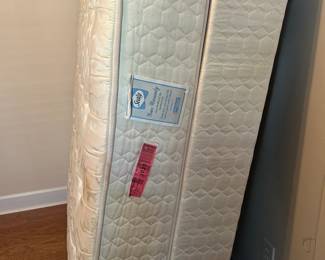 #003 Sealy queen size mattress set $100.00