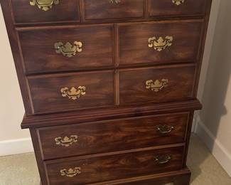#072 6 drawer chest of drawer 36x18x50 you move upstairs $75.00