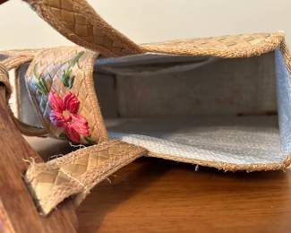 #063 Hawaii woven shopper basket $20.00