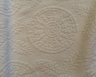 #067 Queen cotton bedspread w fringe $25.00