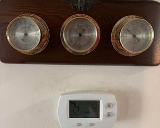 Thermonoter, Baromoter, Humidifier