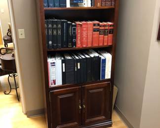 Lot: This chair as well as the following photos are in storage with an entire law office furniture and furnishings sold as one bulk price. Pre-Sale is available for the contents for one price. Call Bill at 512-788-2533 for more information