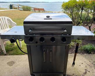Charbroil Performance Series 4-Burner Gas Grill