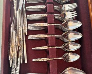 LYON ALHAMBRA STAINLESS FLATWARE & SERVER WITH BOX!