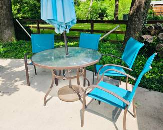Outdoor patio table and 4 chairs set plus umbrella