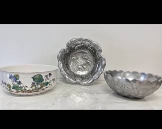 Lot 6830 Villeroy Boch Botanica Large Porcelain Serving Bowl Arthur Court Bunnies Bowl More