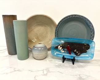 Lot 6732 NC Studio Pottery Art Glass Cole PotteryPringle PotteryPigeon Forge Pottery