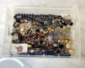 Lot 7031 Costume Jewelry