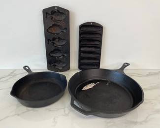 Lot 6945 Cast Iron Baking Fry Pans