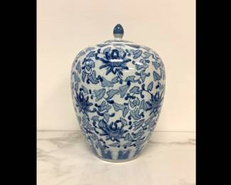 Lot 6685 Blue White Asian Hand Painted Porcelain Ginger Jar
