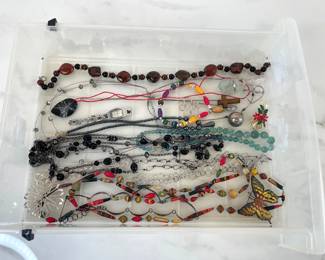 Lot 7033 Costume Jewelry