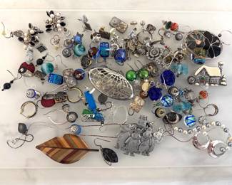Lot 6704 Costume Jewelry Glass Beads Brooches