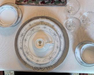 89 Piece Set of Noritake "Colburn" China