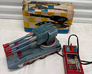 Vintage Pom Pom Tank Toy