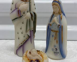 Hand Painted Fenton Nativity Set