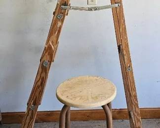 6 Wood Ladder Stool