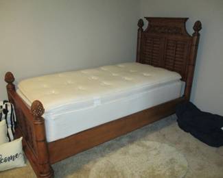 2 antique beds twin