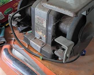 Bench grinder