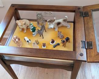 Dog figure collection and display cDe