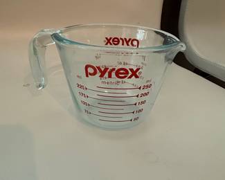 Pyrex 250ml Measuring Cup