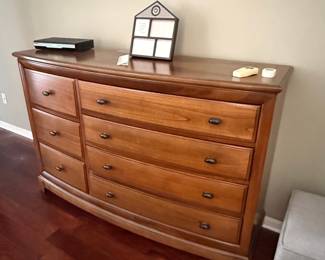 Wooden Dresser with 7 Drawers