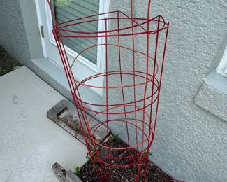 Red Metal Tomato Cage
