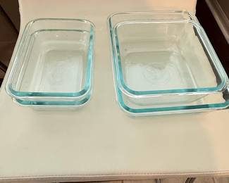 Pyrex Glass Baking Dishes Set
