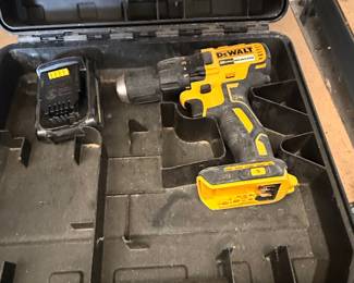 DeWalt DCD777 20V MAX Brushless Cordless Drill/Driver Kit