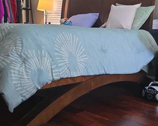 Modern Platform Bed Frame with Headboard