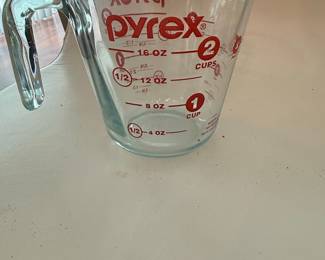 Pyrex 2-Cup Measuring Cup