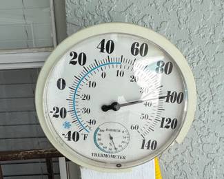 Round Indoor/Outdoor Thermometer and Hygrometer