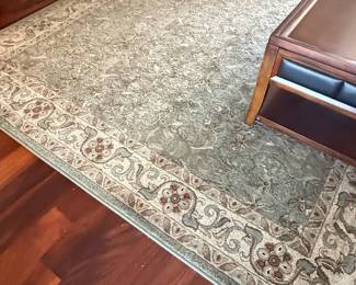 Traditional Floral Area Rug