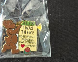 2003 Rose Parade Bear Pin